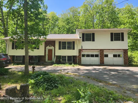 233 Billings Mill Rd, Tunkhannock, PA 18657