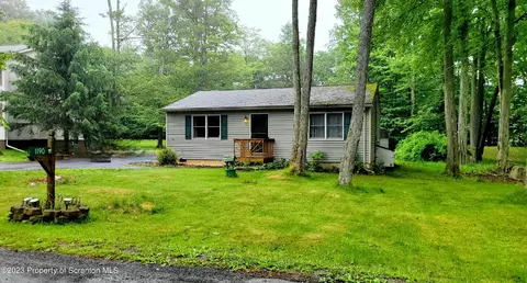 1190 Chickadee Dr, Pocono Summit, PA 18346