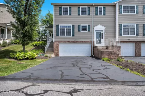 107 Parkland Dr, Clarks Summit, PA 18411