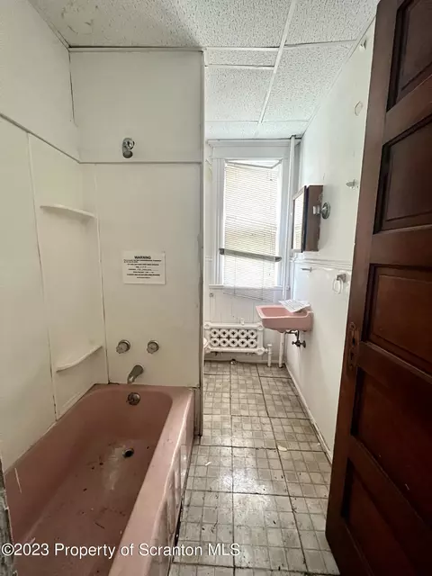 352 354 Maple St, Scranton, PA 18505 photo 3