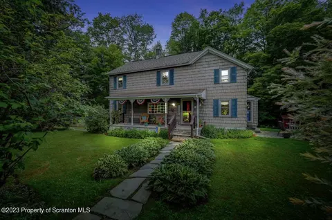 421 Shehawken Rd, Preston Park, PA 18455