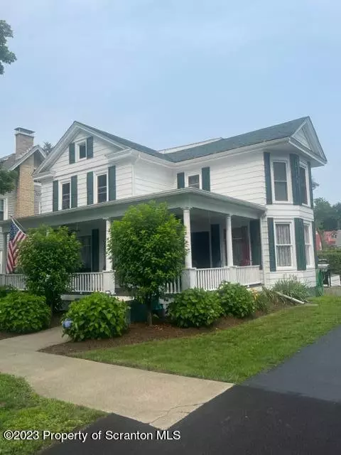 18 Wyoming Ave, Tunkhannock, PA 18657