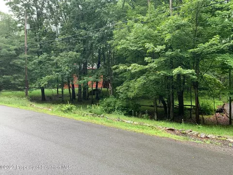 1406 S Lehigh River Dr # K, Gouldsboro, PA 18424