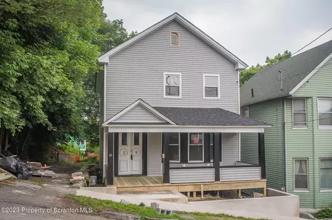 29 Maple Ave, Carbondale, PA 18407