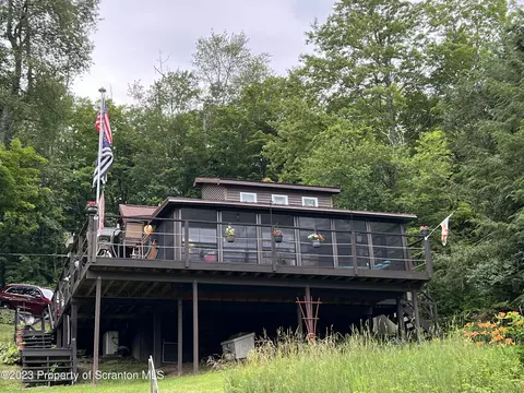 314 Lakeview Ln, Kingsley, PA 18826
