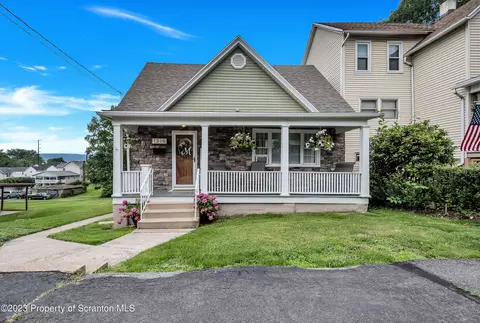 1315 Quincy Ave, Dunmore, PA 18510