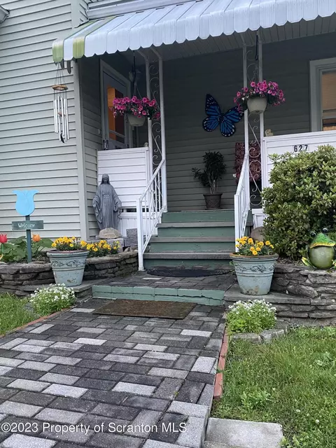 627 Delaware, Forest City, PA 18421