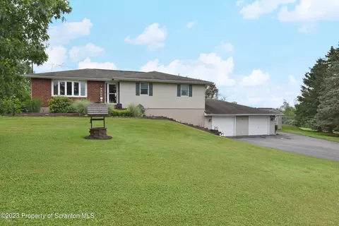 54 Mundro Rd, Scott Twp, PA 18447