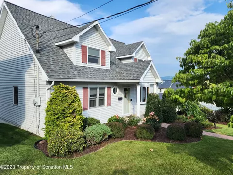 1227 Mowry St, Old Forge, PA 18518 photo 2
