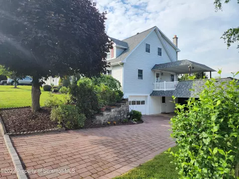 1227 Mowry St, Old Forge, PA 18518 photo 3