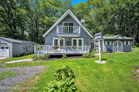 109 Bird Pl, Elmhurst Township, PA 18444