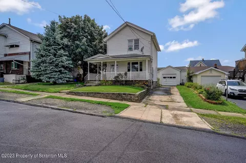 230 S Apple St, Dunmore, PA 18512