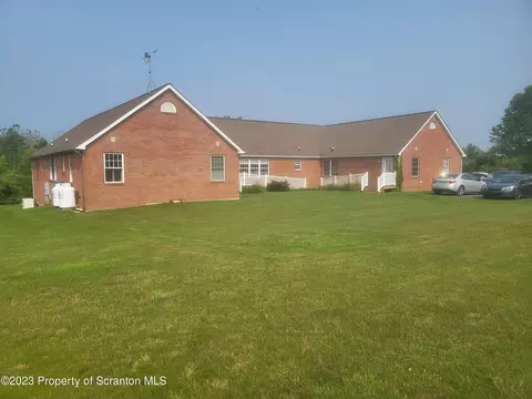 219 Wellwood Dr, Tunkhannock, PA 18657