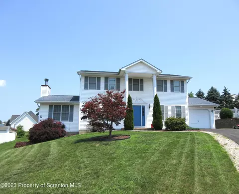 100 Cheyenne Dr, Old Forge, PA 18518