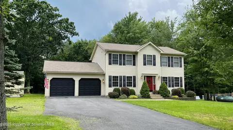 12 Brookside Rd, Waymart, PA 18472