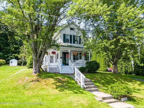 210 Woodlawn Ave, Clarks Summit, PA 18411