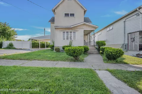 236 S Apple St, Dunmore, PA 18512