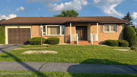 103 Parkcrest Dr, Duryea, PA 18642