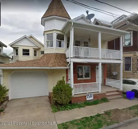 35 Wyoming St, Carbondale, PA 18407