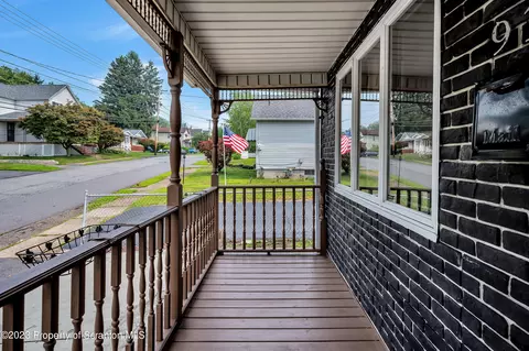 915 E Lackawanna Ave, Olyphant, PA 18447 photo 2