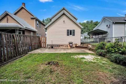 915 E Lackawanna Ave, Olyphant, PA 18447 photo 18
