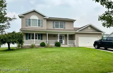 414 School Side Dr, Throop, PA 18512