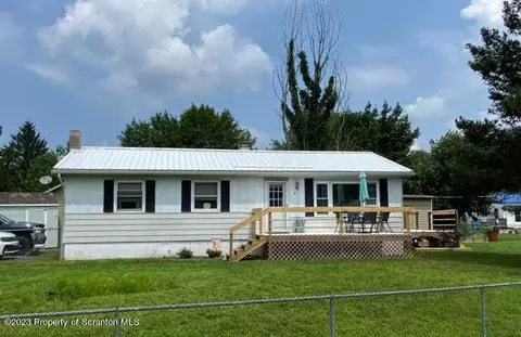 2 Gum Tree Dr, Tunkhannock, PA 18657