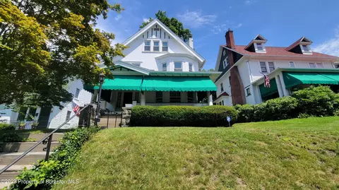 1009 Sunset St, Scranton, PA 18509