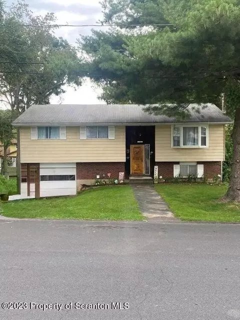 1259 Mine St, Old Forge, PA 18518
