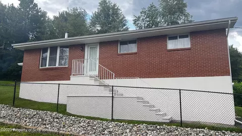 77 Honesdale Rd, Carbondale, PA 18407