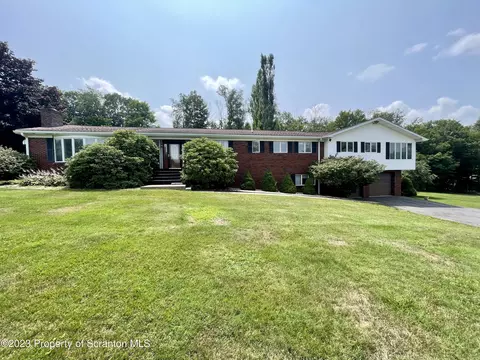 33 Pattiann Dr, Scott Twp, PA 18433