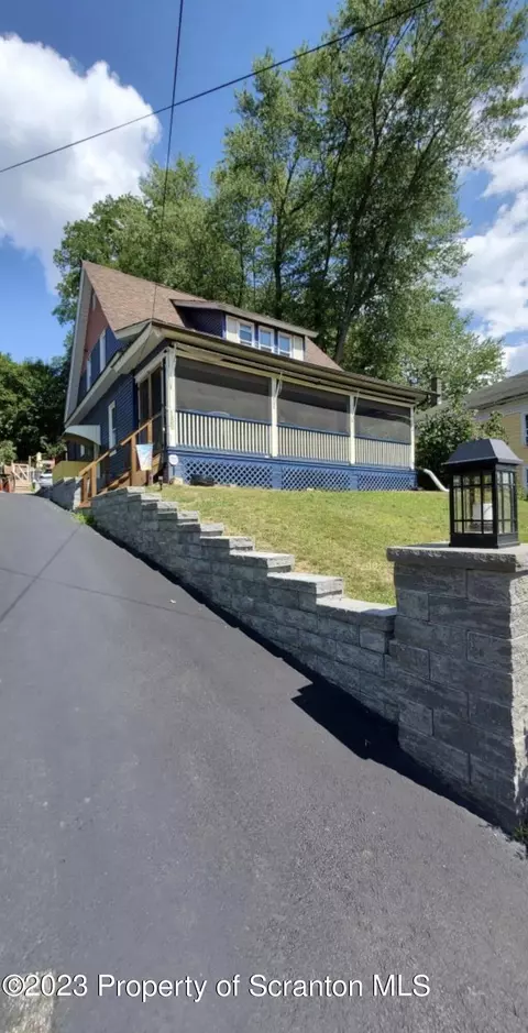 156 College Ave, Factoryville, PA 18419