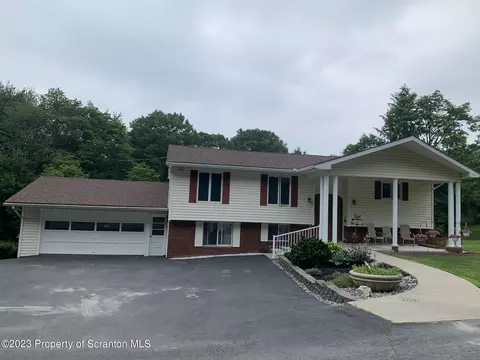 725 Marion St, Browndale, PA 18421