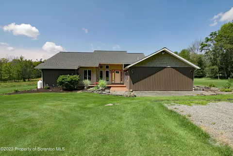 761 Day Rd, Montrose, PA 18801