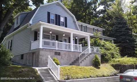615 Wintermantle Ave, Scranton, PA 18505