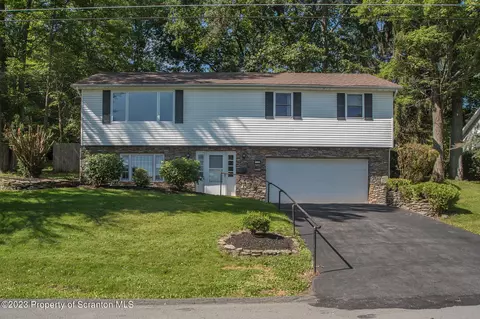 116 Carol Dr, Clarks Summit, PA 18411