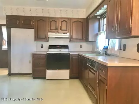 209 Mary St, Olyphant, PA 18447 photo 4