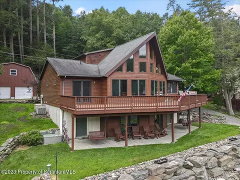 89 Riverview Hideaway Rd, Milanville, PA 18443