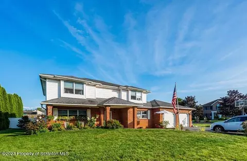 201 Amity Ave, Old Forge, PA 18518