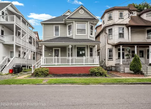 1426 Adams Ave, Dunmore, PA 18509