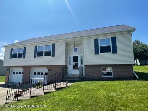 7 Rosemary Dr, Tunkhannock, PA 18657