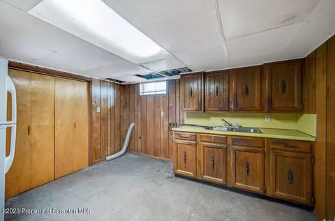609 Moosic Rd, Old Forge, PA 18518 photo 4