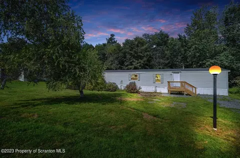 147 Buckingham Hts, Moscow, PA 18444