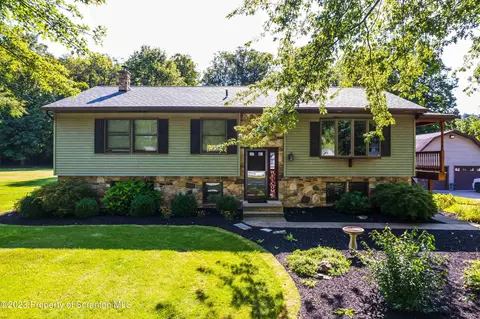 150 Quarry St, Nicholson, PA 18446