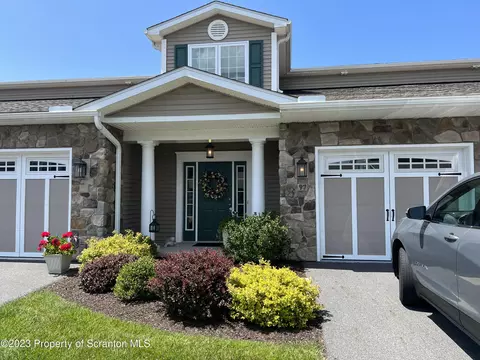 97 Wyndham Rd, South Abington, PA 18411
