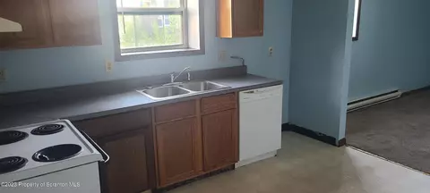 204 Railroad St, Old Forge, PA 18518 photo 9