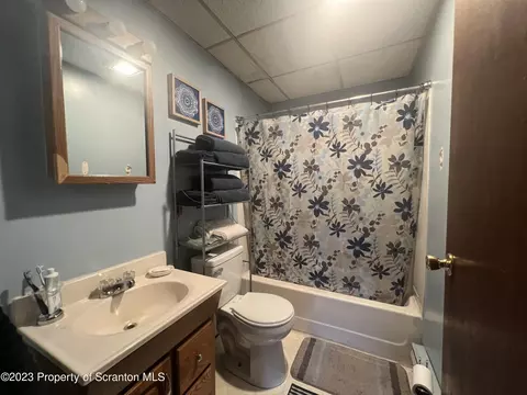 204 Railroad St, Old Forge, PA 18518 photo 3