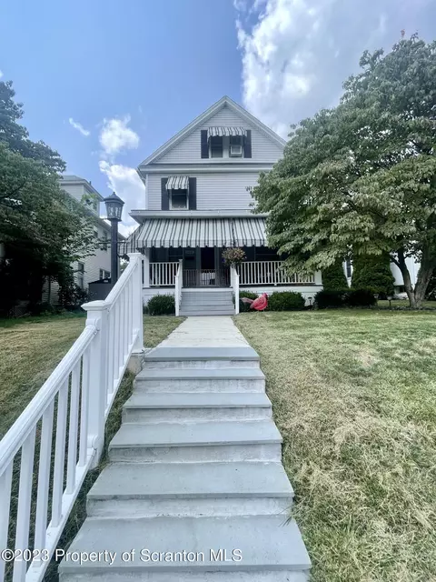 631 N Bromley Ave, Scranton, PA 18504