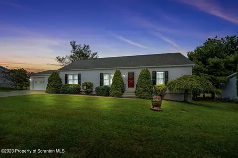 16 Rose Mary Dr, Tunkhannock, PA 18657