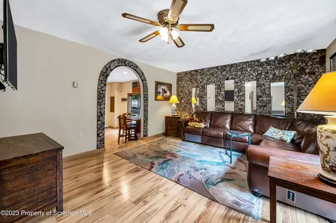 527 Forest Ln, Archbald, PA 18403 photo 13